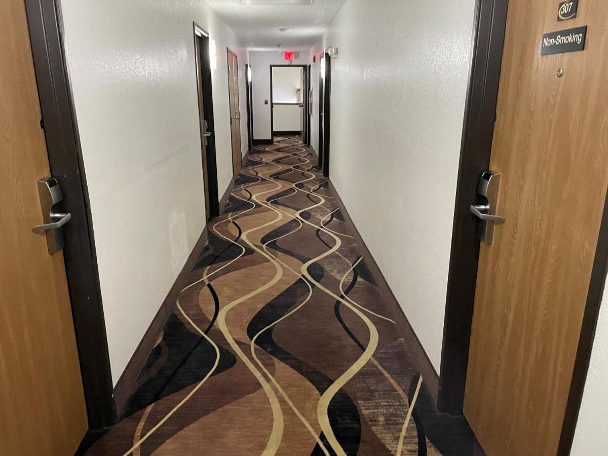 ซูเปอร์ 8 บาย วินด์แฮม แอลทูนา Hotel ภายนอก รูปภาพ