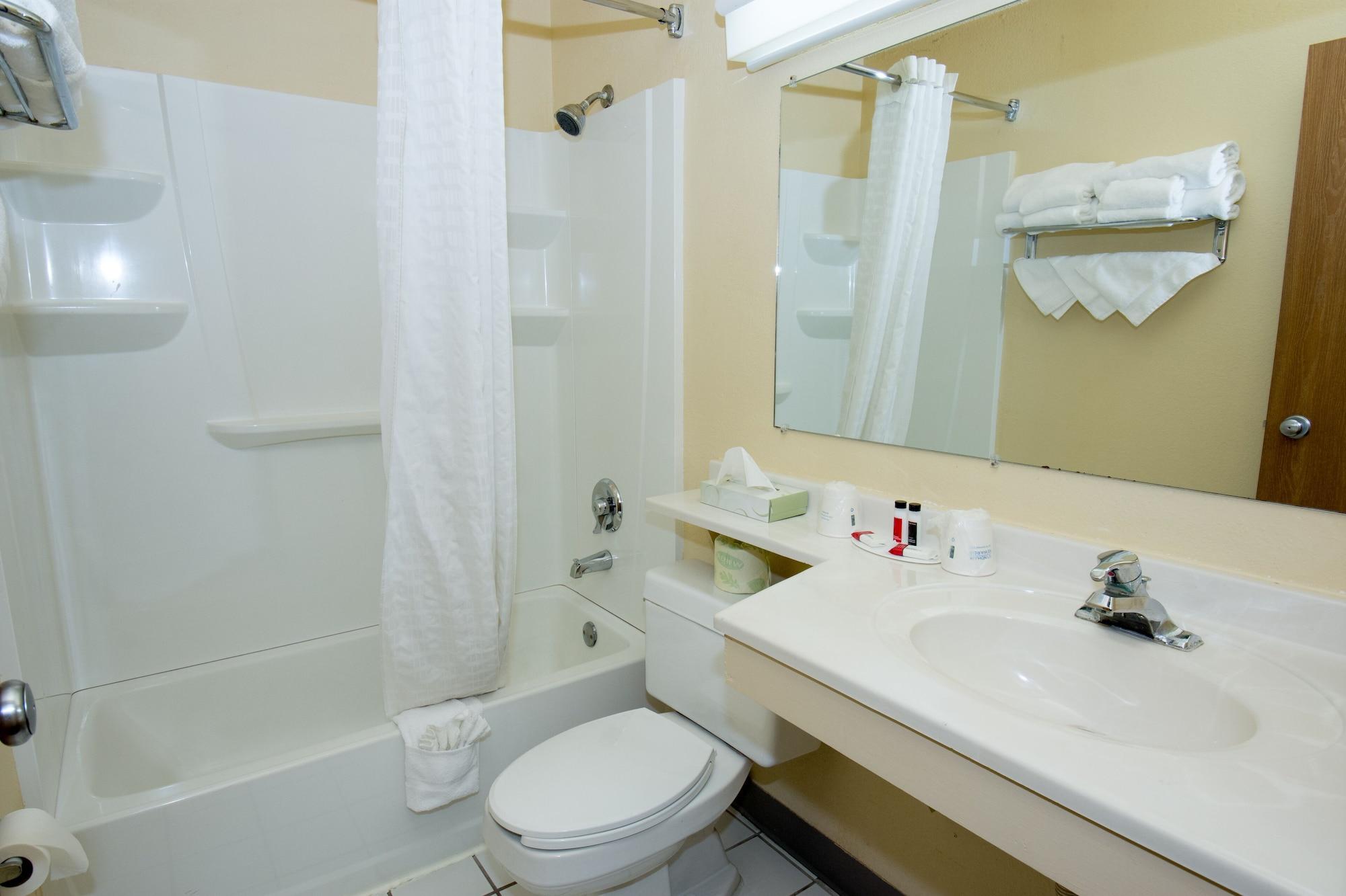 ซูเปอร์ 8 บาย วินด์แฮม แอลทูนา Hotel ภายนอก รูปภาพ
