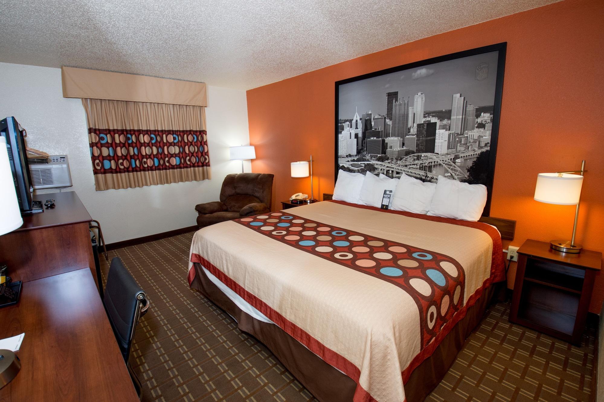 ซูเปอร์ 8 บาย วินด์แฮม แอลทูนา Hotel ภายนอก รูปภาพ
