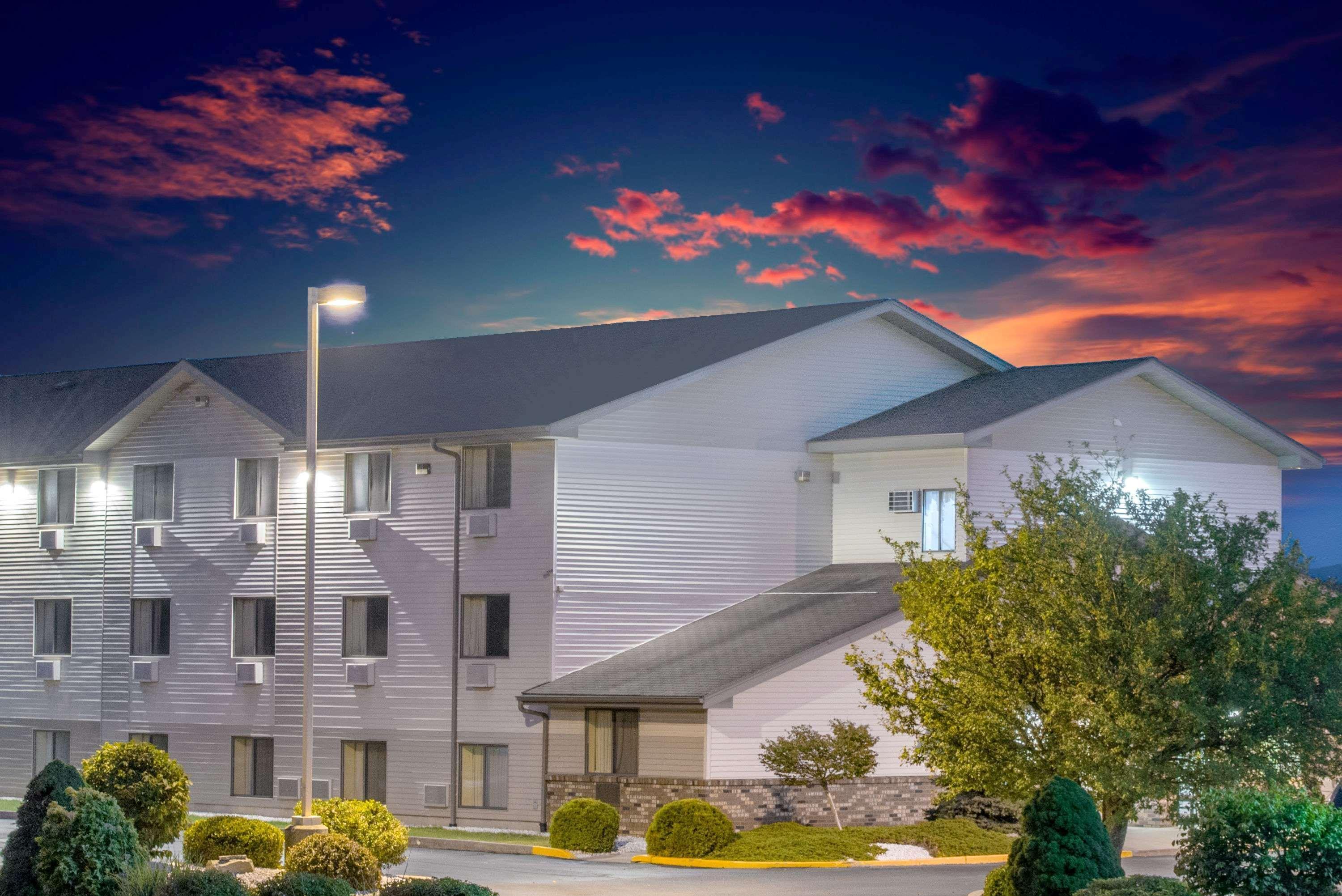ซูเปอร์ 8 บาย วินด์แฮม แอลทูนา Hotel ภายนอก รูปภาพ
