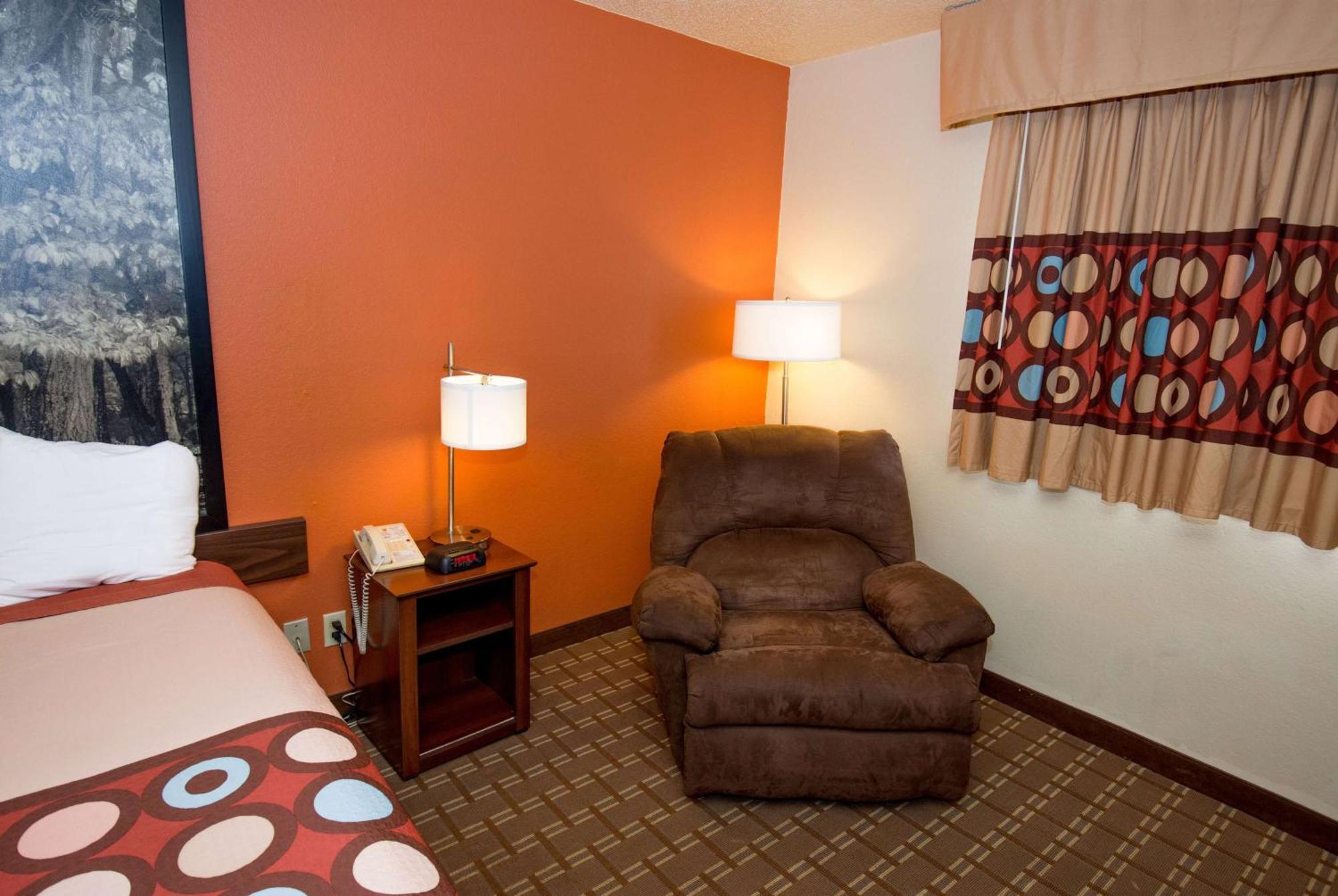 ซูเปอร์ 8 บาย วินด์แฮม แอลทูนา Hotel ภายนอก รูปภาพ
